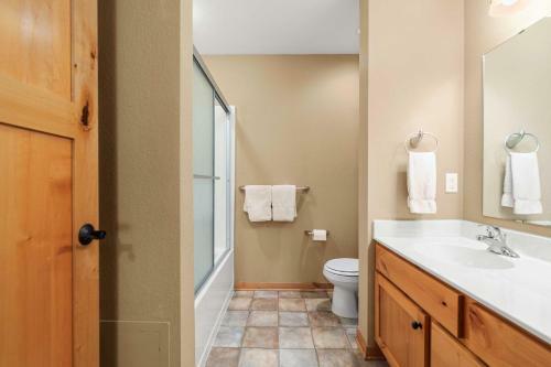 Gull Lake Getaway - Your All-season Retreat!