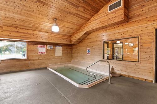 Gull Lake Getaway - Your All-season Retreat!