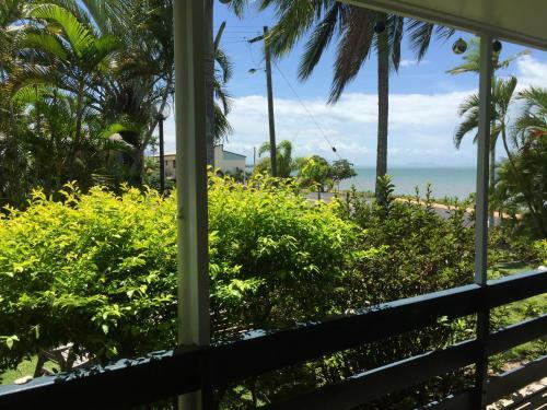 Cardwell Beachfront Motel