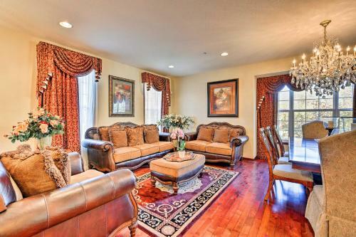 Luxury Minneapolis Townhome 10 Miles From Downtown