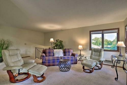 Minneapolis Home W/ Deck - 11 Mi. To Downtown