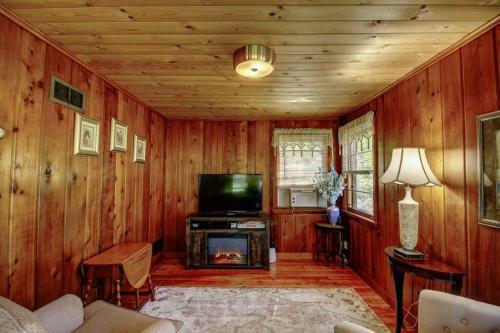 1950?s Vintage Cottage