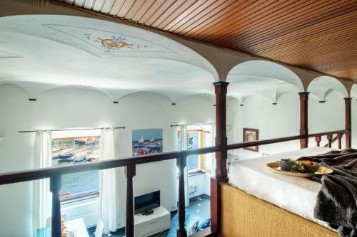 Pearl Apartment