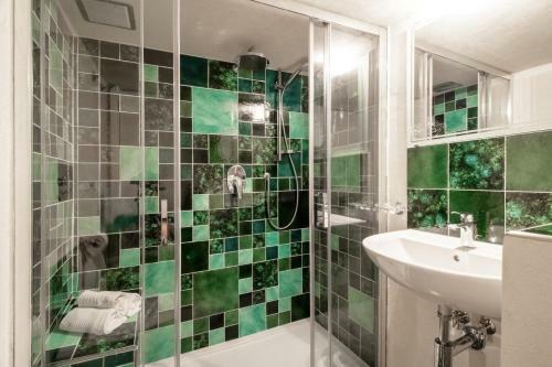 Pearl Apartment