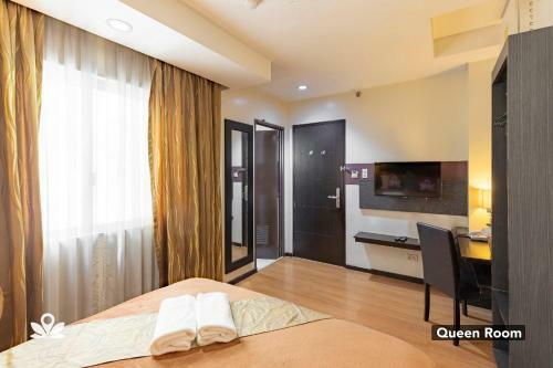 Lorenzzo Suites Hotel