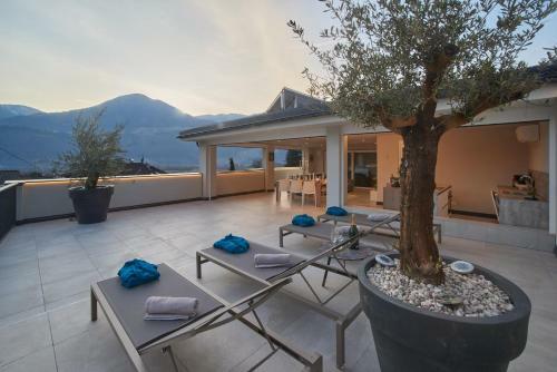 Penthouse & Garden - Luxury Apartment
