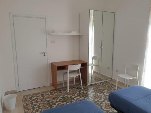 Hostal Essential House In Centro Citt� Con Parcheggio Privato E Wifi