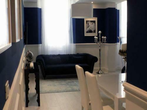 Hs4u The Blue Charm Suite Apartment