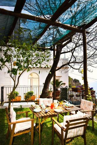 Villa Laura Amazing Breakfast, Positano Experience