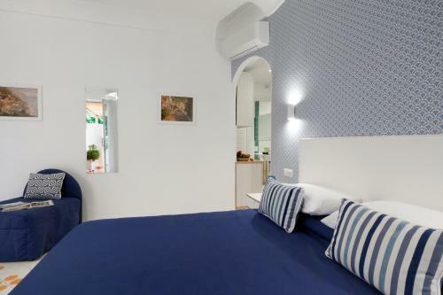 Niko's Apartments In Central Positano