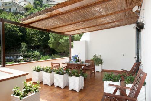 Niko's Apartments In Central Positano