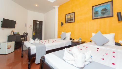 Hometown Hotel