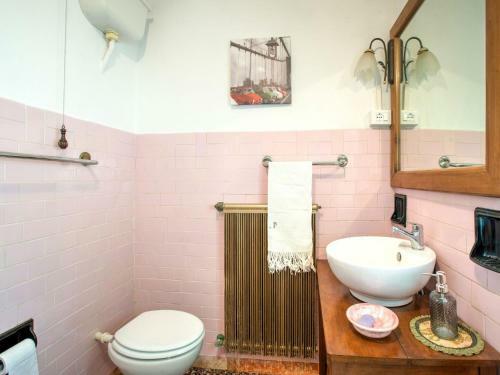 Delightful Villa In Pieve San Lorenzo-lucca With Bbq
