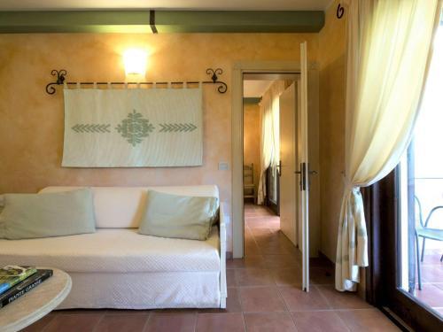 Lovely Apartment In Sardegna With Shared Garden