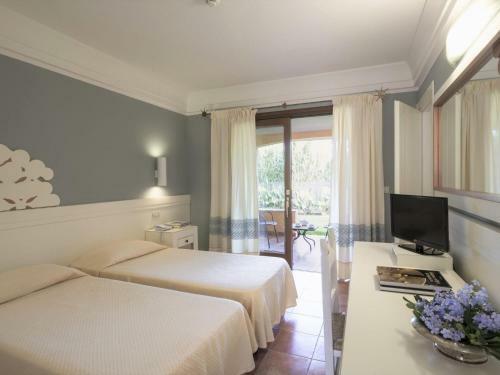 Spacious Apartment In Sardegna With A Swimming Pool