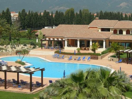 Spacious Apartment In Sardegna With A Swimming Pool