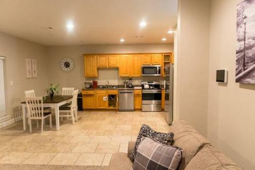 Apartamento King Beds, Balcony, 4tvs, Parking