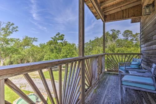 Secluded Stilt House On Fontaine Reserve!