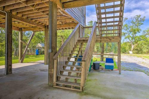 Secluded Stilt House On Fontaine Reserve!