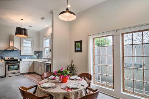 Comfy Central Natchez Hideaway Walk To Dtwn!