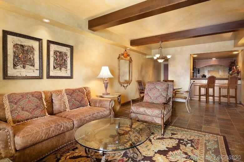 Hotel Chateau On The Lake Resort Spa
