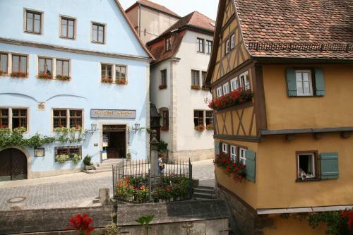 Hostal Glocke Weingut Und Hotel