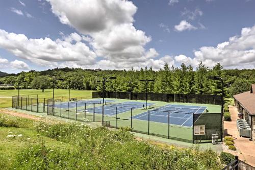 Branson West Retreat 2 Suites With Ideal Location!