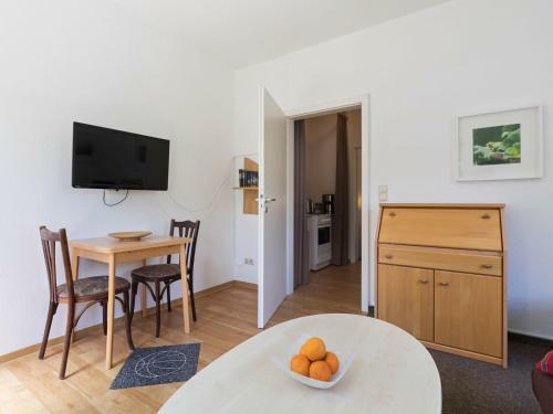 Garden-view Apartment In L�bow With Terrace