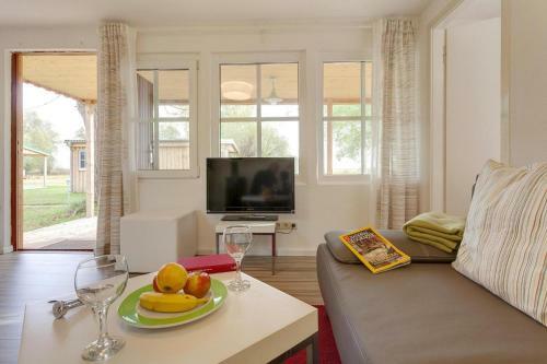 Holiday Home On The Backwaters, L�tow