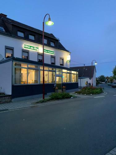 Bed & Breakfast Vina Am Ring