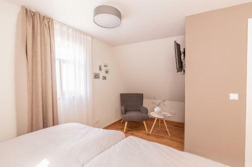 Hostal Main3 - Schlafen Am Fluss