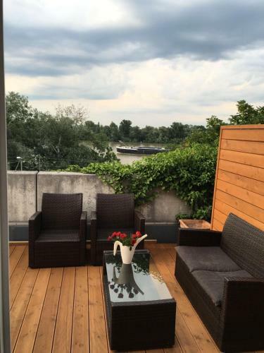 Apartment 'rheinblick' Mit Grosser Terrasse