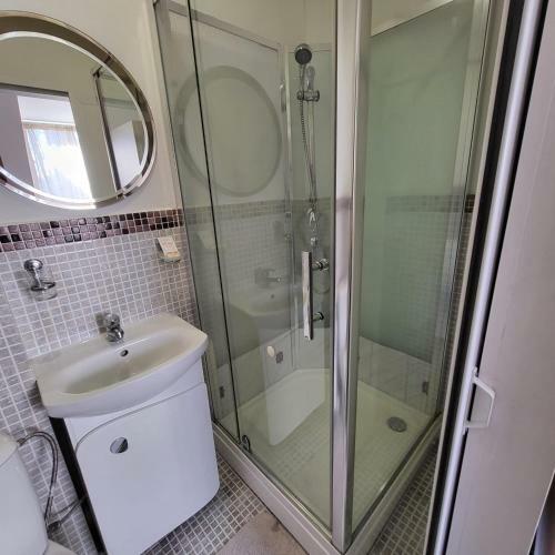 Hostal Pension Haus Baron 1 Neckarau