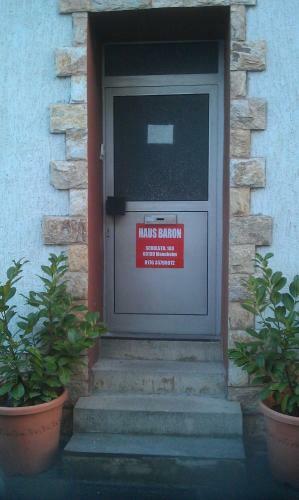 Hostal Pension Haus Baron 1 Neckarau