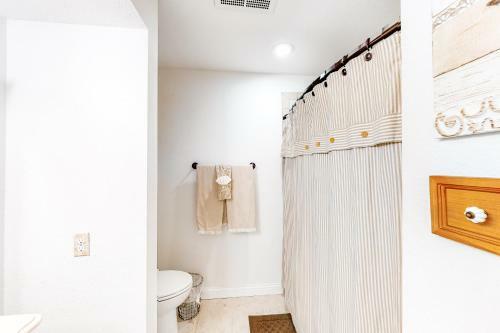 Lofty Retreat & Paradise Pointe