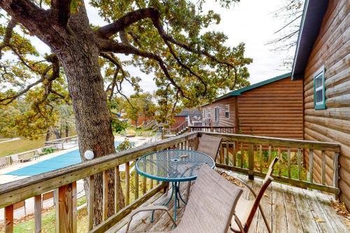 White Wing Resort Cabin 10