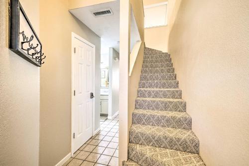 Apartamento Charming Condo With Deck, 4 Mi To Branson Strip