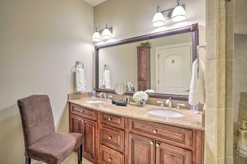Villa Conveniently Located Branson Getaway With Pool!