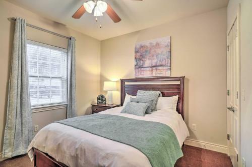 Villa Conveniently Located Branson Getaway With Pool!