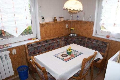 Burgwall Mit Terrasse & Parkplatz - Abc69
