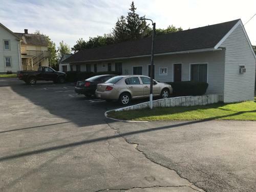 Highlander Motel