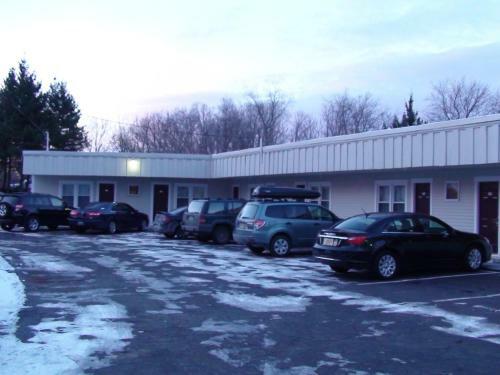 Highlander Motel
