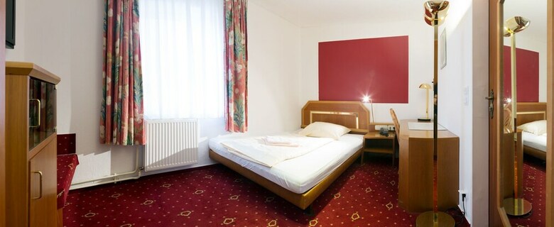 Wali's Hotel