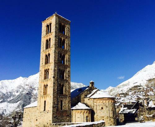 Hotel Rural El Xalet De Ta�ll