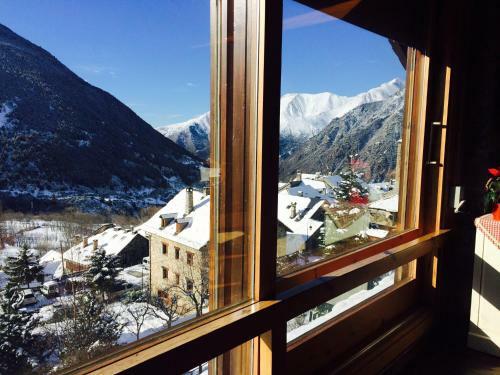 Hotel Rural El Xalet De Ta�ll