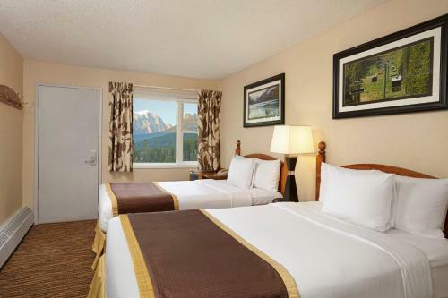 Hotel Lake Louise Inn