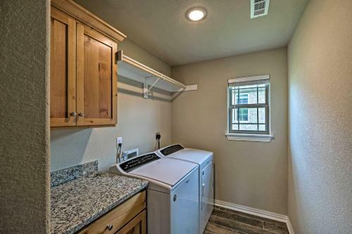 Ideally Located House Along Table Rock Lake!
