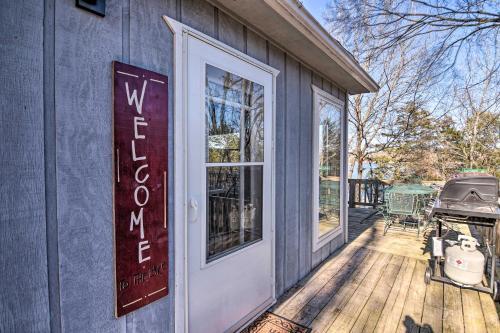 Table Rock Lakefront Getaway With Private Swim Dock!