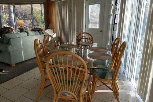 Unit 18 - Treetop 2 Bedroom Villa