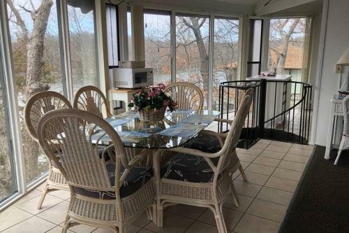 Unit 30 - Treetop 2 Bedroom Villa